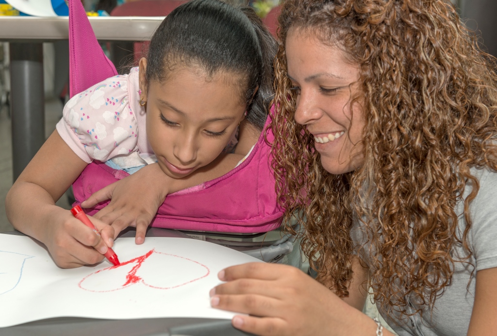 Niños de la Casa Ronald McDonald se recuperan en un ambiente positivo