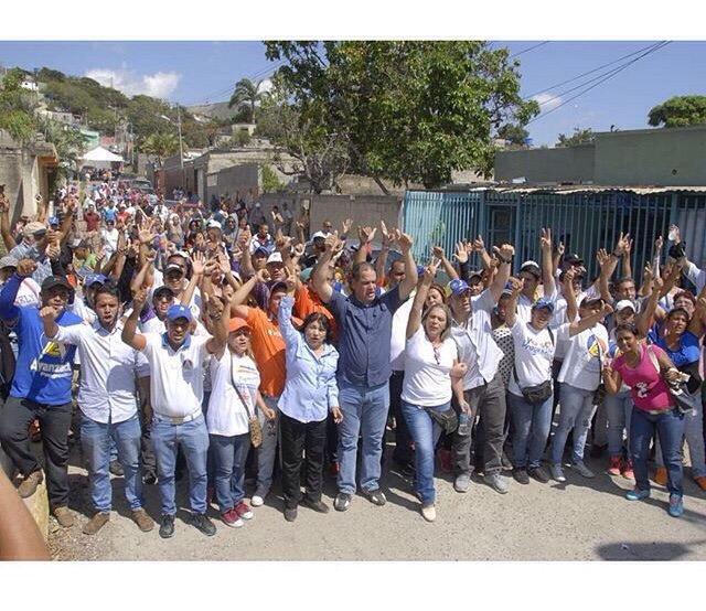 Candidatos de VP recorrieron centros electorales durante simulacro electoral