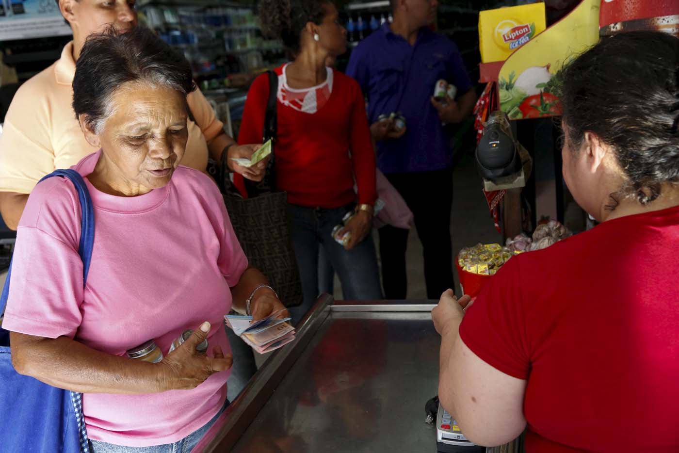 Aumento de salario decretado no cuenta para los aguinaldos 2015