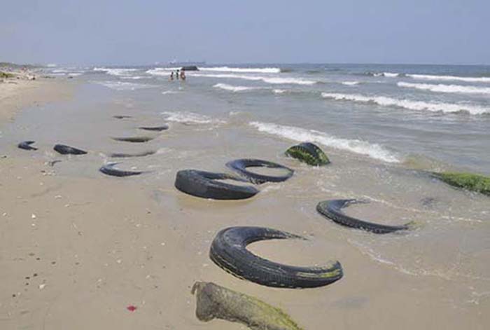 En playa El Palito se desborda la basura