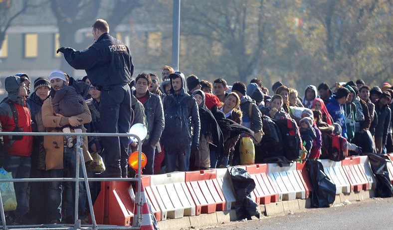 Veintiún estados de EEUU no acogerán refugiados sirios tras ataque en París