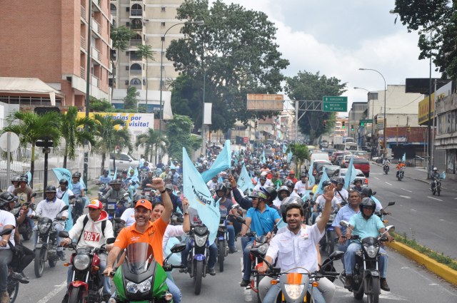 LA FUERZA MOTORIZADA POR EL CAMBIO 07,11,15 (9)