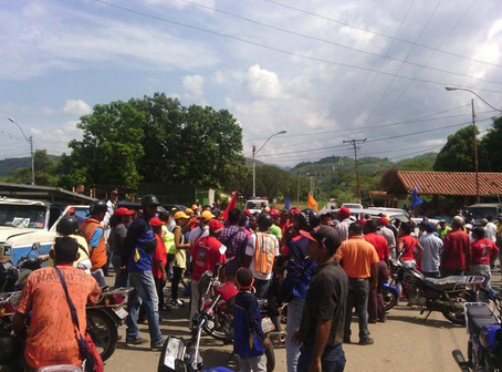 Chavistas acompañados por el alcalde de Yare dispararon contra actividad de Capriles