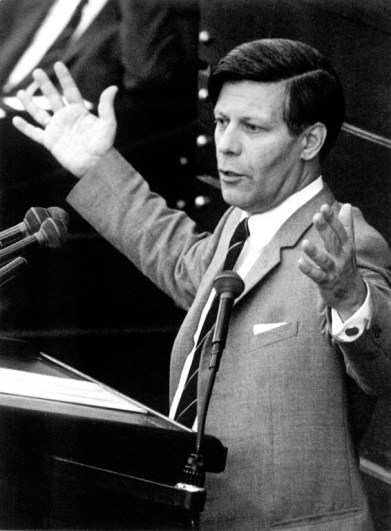 A photo taken on April 30, 1968, shows then leader of Germany's social democratic SPD party, Helmut Schmidt, who gestures during his speech to comment the 1968 student group's unrests at the former Bundestag (lower house of parliament) in Bonn, western Germany. Schmidt, an inveterate European, master of realpolitik, and straight-talking elder statesman who commanded respect and headlines into his twilight years, died on November 10, 2015 aged 96.  AFP PHOTO / DPA / HORST OSSINGER *** GERMANY OUT ***