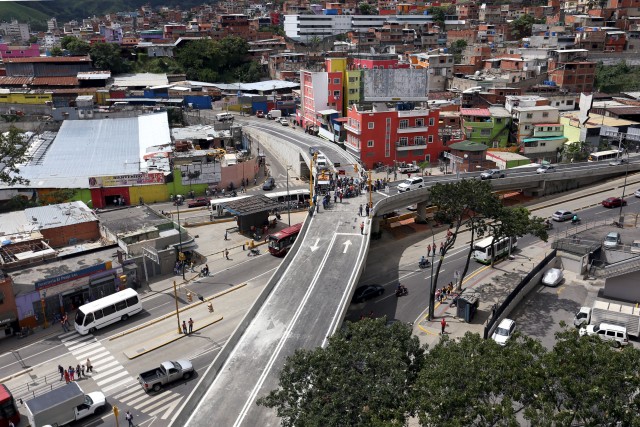 Inaugurado el elevado de la avenida Presidente Medina-Cota 905