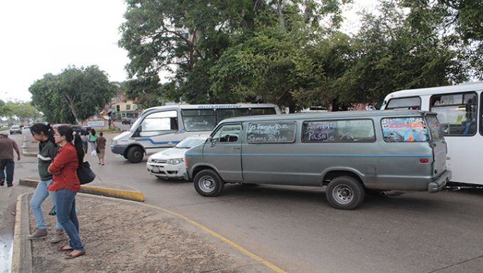 Este miércoles transportistas cerraron cuatro avenidas de Maturín