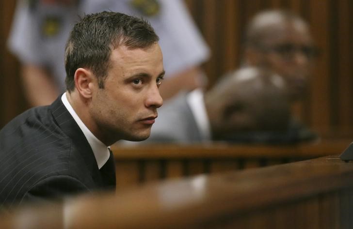 Pistorius vuelve a prisión tras una noche hospitalizado por dolor en el pecho