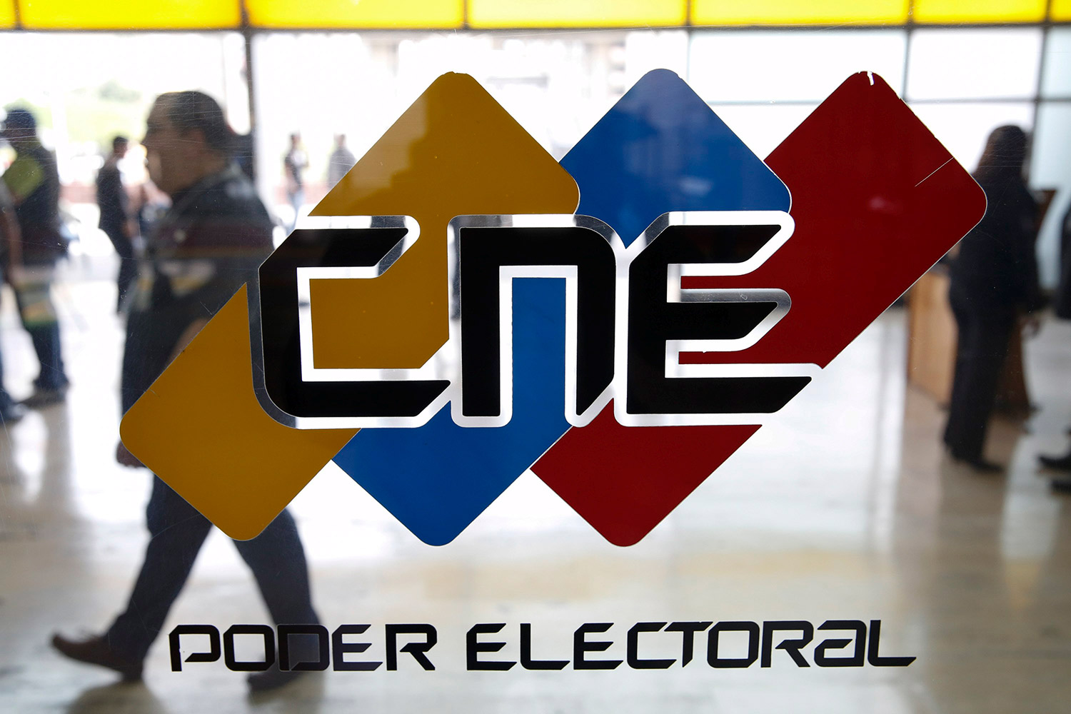 Invitado de la MUD critica falta de credenciales del CNE para acompañar en proceso del 6D