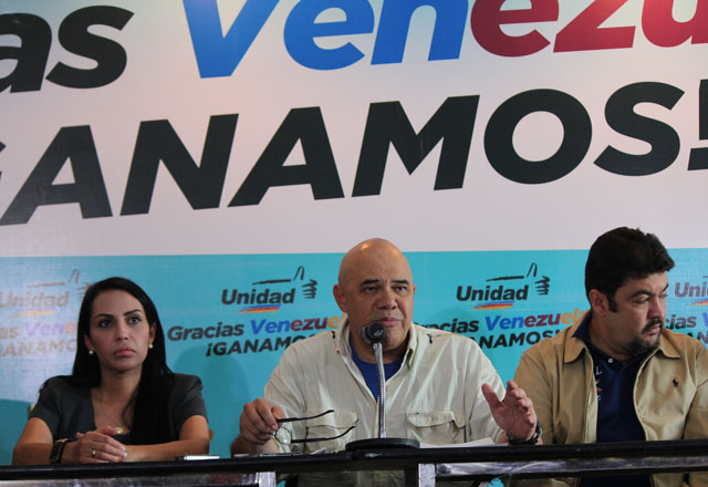 Unidad denuncia que Gobierno da al Psuv monopolio absoluto de venta de comida