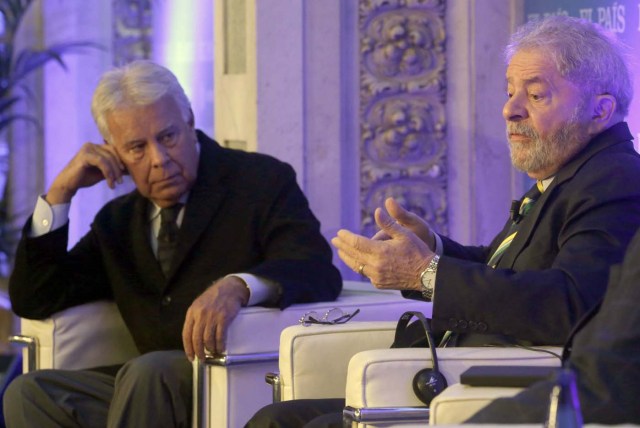 GRA206. MADRID, 11/12/2015.- El expresidente de Brasil Lula da Silva (d), y el expresidente del Gobierno español Felipe González han participado hoy en un foro sobre los países emergentes organizado por el diario El País. EFE/Javier Lizón