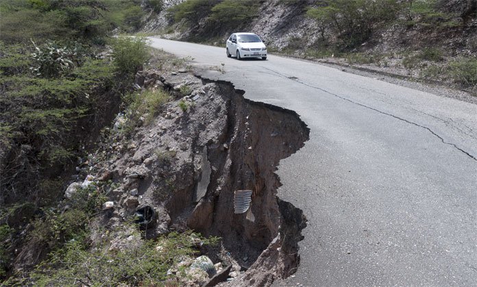 Continúa hundimiento de la vía a San Miguel en Lara