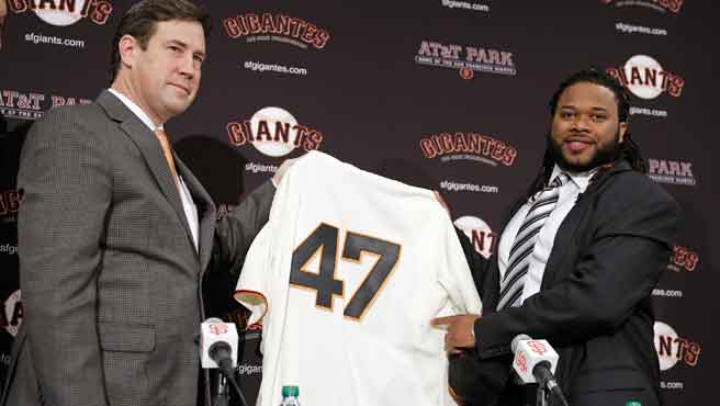 Johnny Cueto blinda el pitcheo de los Gigantes de San Francisco