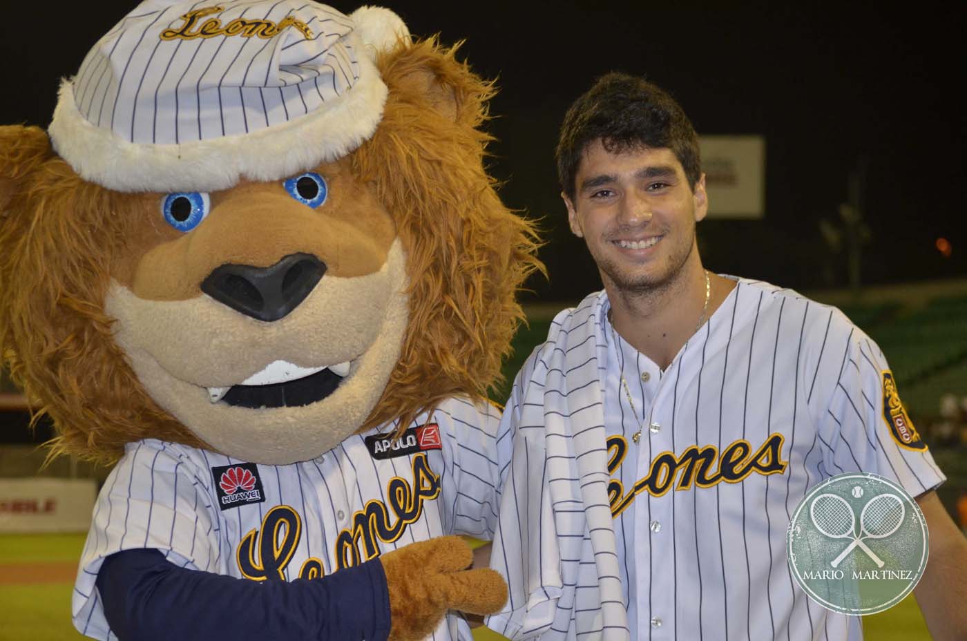 Leones del Caracas rugen en homenaje a David Souto (fotos)