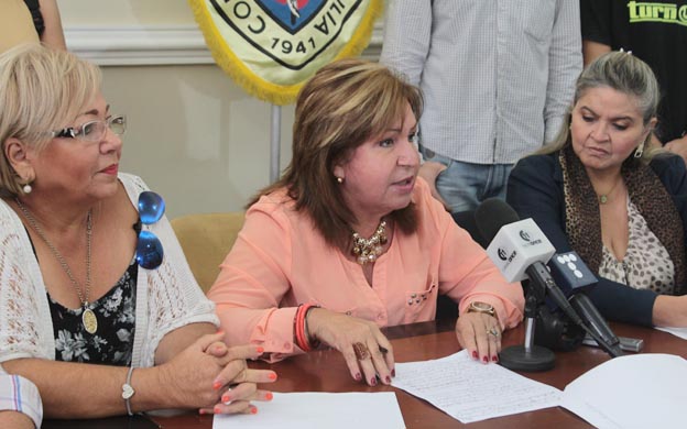 Maracaibo; Venezuela 05/11/2015 Zulia Colegio de medicos Rueda de prensa de gremios profesionales en creacion de un frente de defensa en las universidades En la foto Dianela Parra Presidenta del colegio de medicos