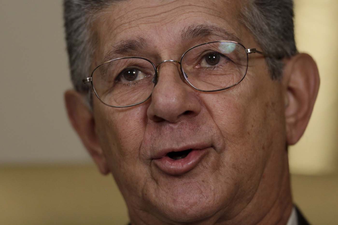 EN VIDEO: El estruendoso recibimiento a Ramos Allup en la USB