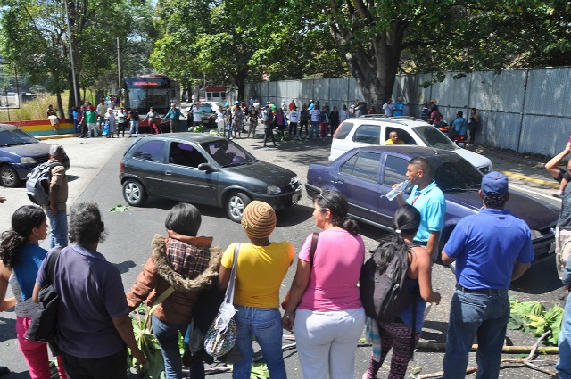 Protestaron por falta de comida en Los Teques