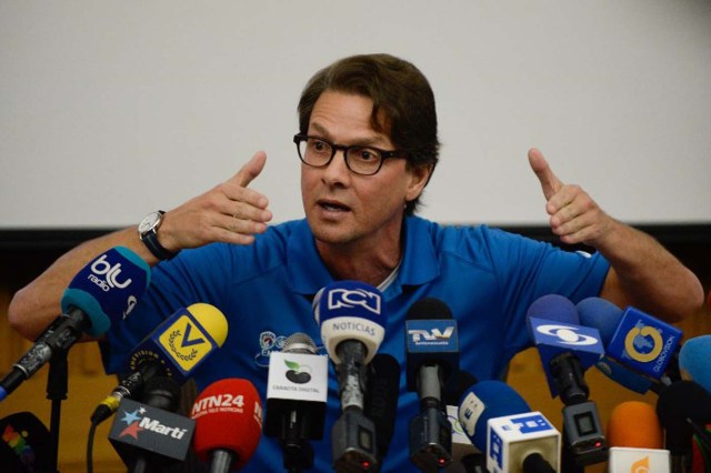 The president of Venezuelan food giant "Empresas Polar", Lorenzo Mendoza, speaks during a press conference, in Caracas on February 2, 2016. AFP PHOTO/FEDERICO PARRA / AFP / FEDERICO PARRA