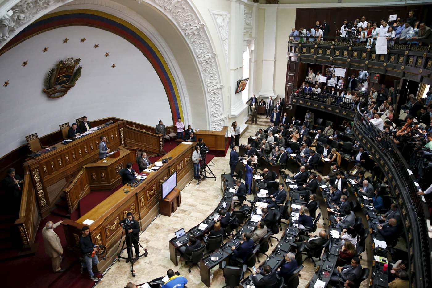 Primero Justicia y diputados de la Unidad rechazan la violencia que promueve Maduro