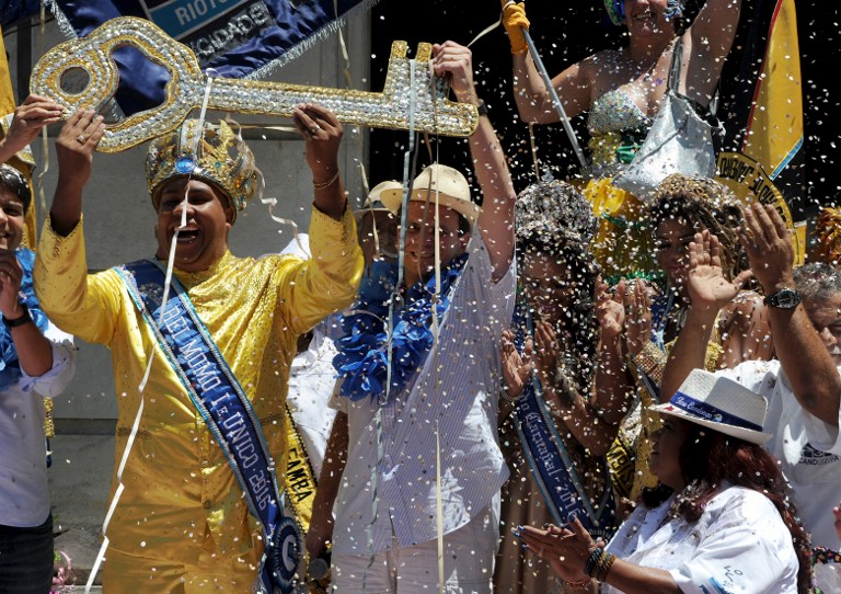 Arranca el Carnaval de Rio, quizás con menos besos por temor al zika