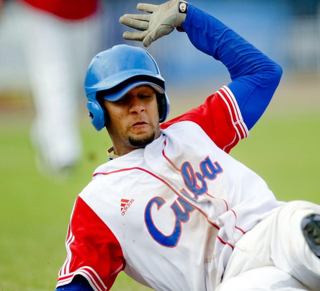 Yuliesky Gourriel abandonó equipo cubano en República Dominicana