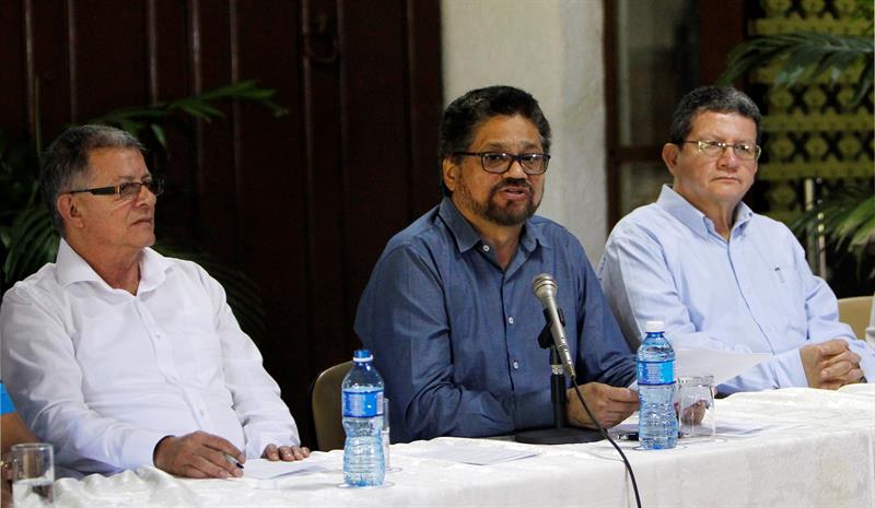 Las Farc rechazan advertencia del Gobierno de investigar reuniones no autorizadas