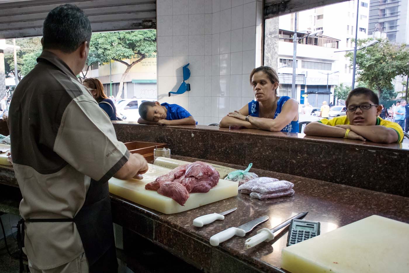 Ingreso familiar permite adquirir solo 16,2% de los alimentos básicos