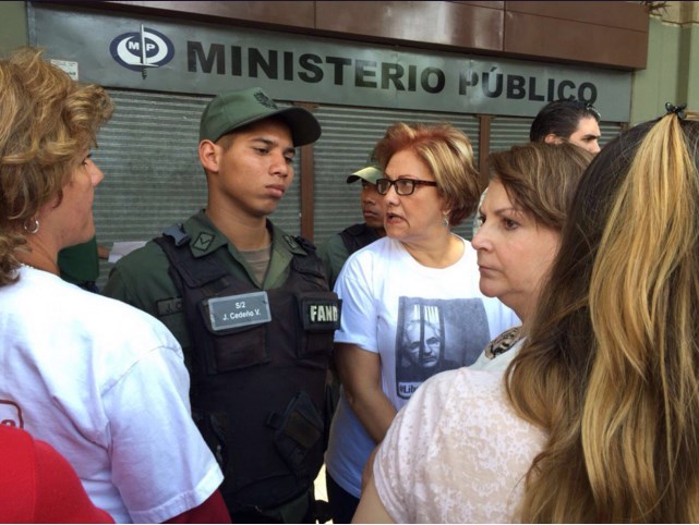 Niegan acceso a Mitzy de Ledezma al Palacio de Justicia