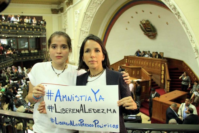 “Si pretendían ver a un Antonio Ledezma doblegado, está cada vez más fuerte”, aseguraron sus hijas