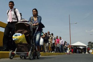 El paso es a cuentagotas por la frontera cerrada