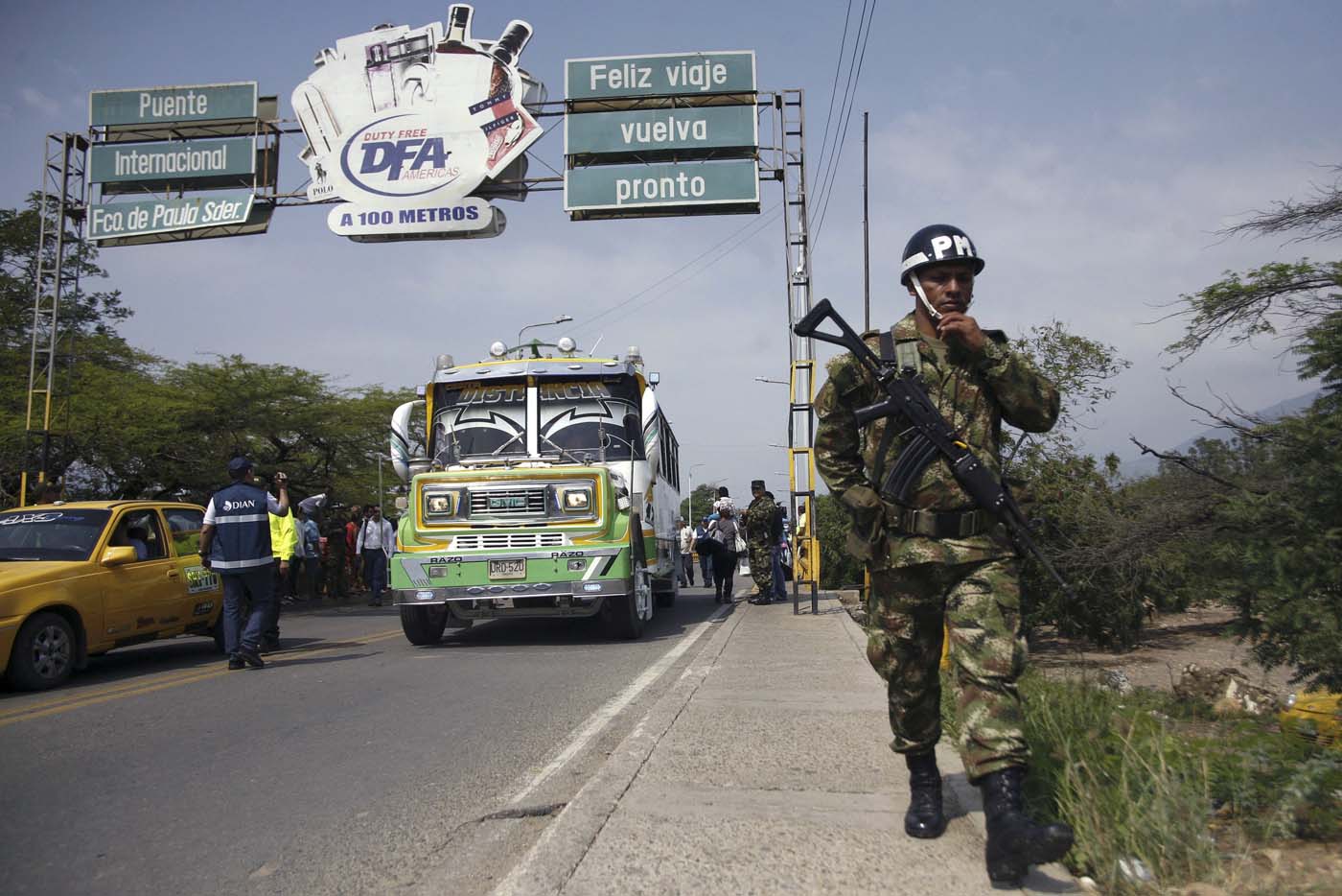 Reabierto parcialmente paso de transporte de carga pesada en la frontera