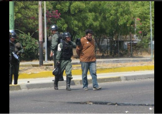 GNB reprime protesta estudiantil en la Ucla: Reportan un detenido