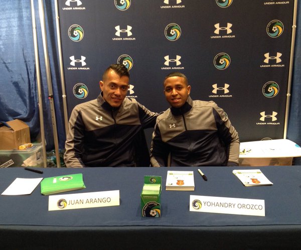 Juan Arango junto a su compañero Yohandry Orozco. Foto: @NYCosmos  