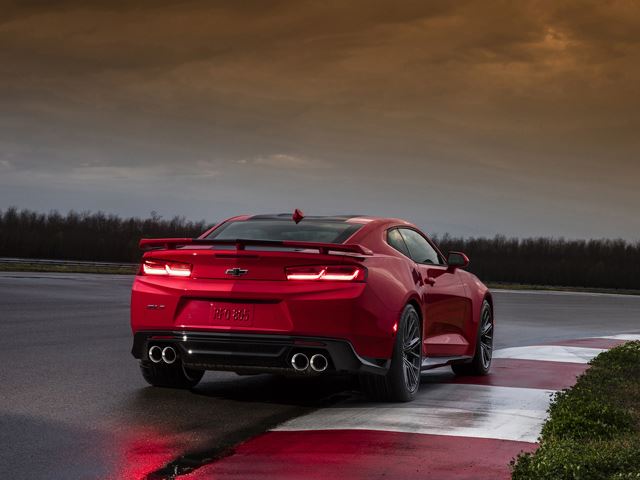 002_Meet The 2017 Chevrolet Camaro ZL1_ Unveiled With 640 HP And 10-Speed Auto