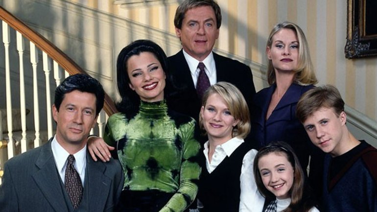 ¿Recuerdas la serie  “The Nanny”?  Mira como lucen sus protagonistas (FOTO)