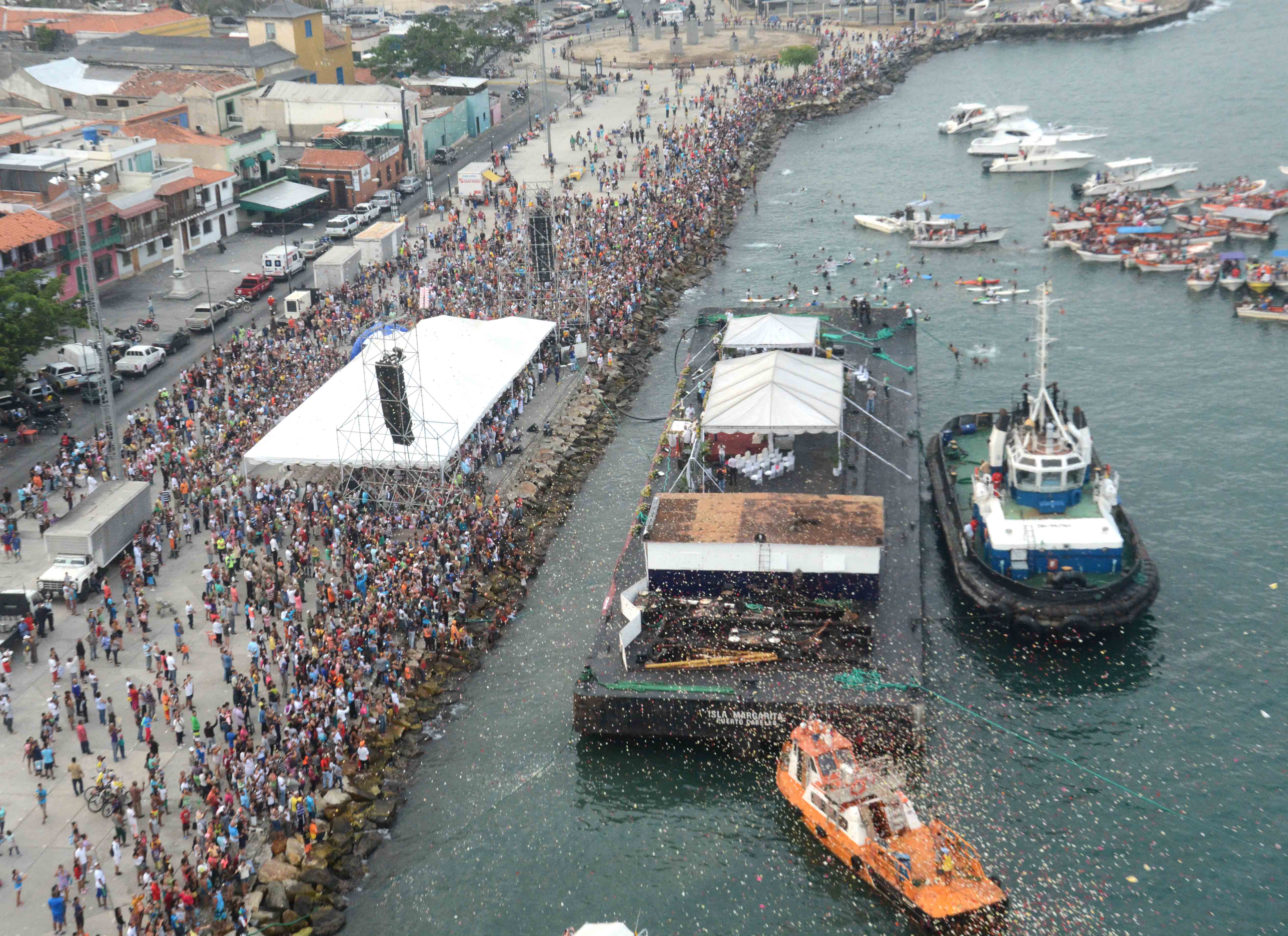 Bendicen el mar de Puerto Cabello y piden por la unión de los venezolanos