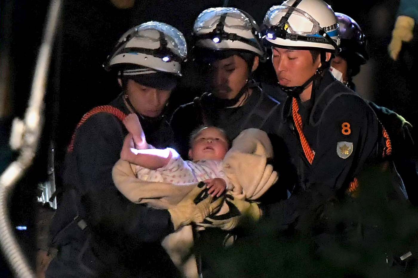 Fuerte terremoto de 7,0 sacudió el sur de Japón (FOTOS)