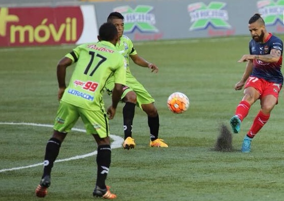 El venezolano Daniel Blanco brilló en el Clásico del fútbol de Panamá