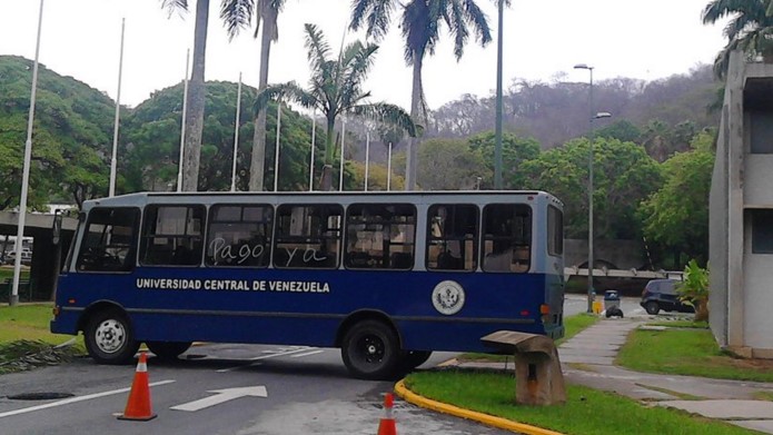 Protesta en la UCV por incumplimiento de pago (FOTOS)