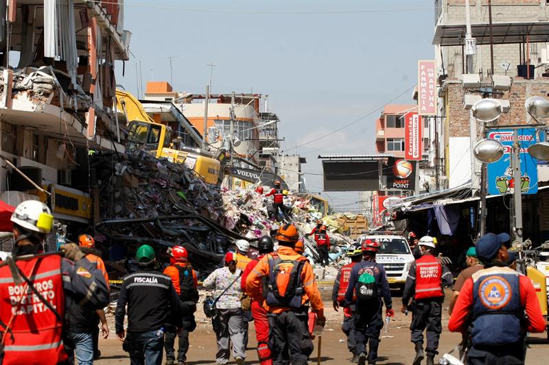 Venezuela envía a Ecuador un quinto avión con ayuda a víctimas del terremoto