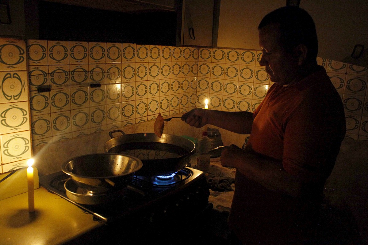 Sectores de Petare llevan más de cuatro días sin luz, denuncian vecinos #5Feb