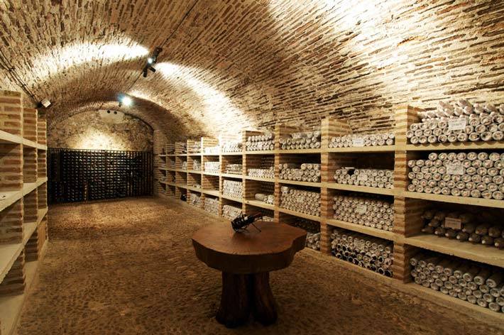 Cementerios del Vino: 7 bodegas únicas donde descansan tesoros