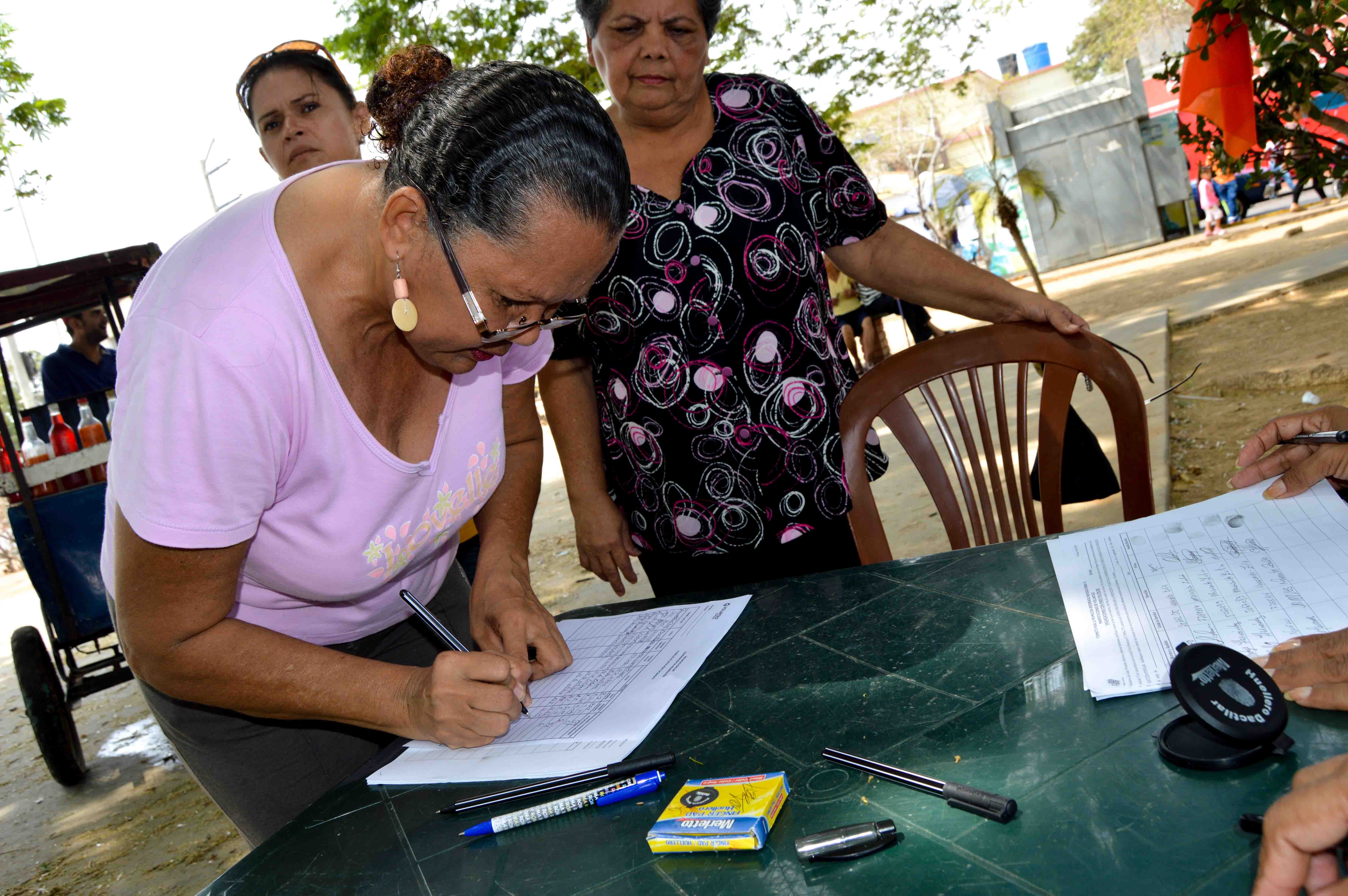 Casi dos millones de firmas se han recogido para el Revocatorio