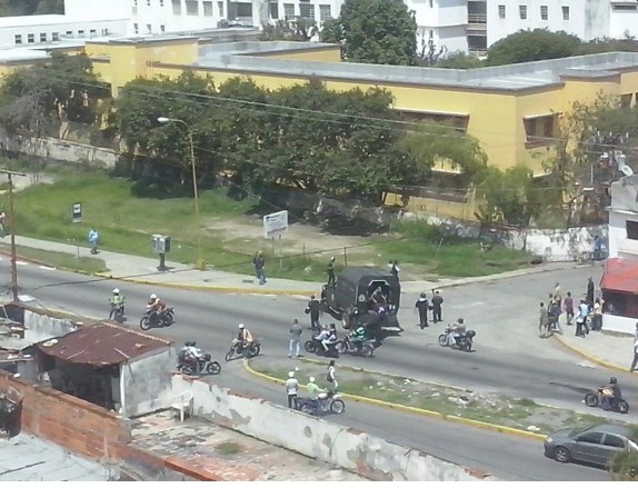 Colectivos armados en conjunto con polimérida arremeten contra estudiantes de la #ULA