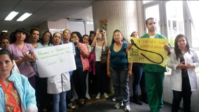 Protestaron en el JM de los Ríos por llegada de ministra de Salud