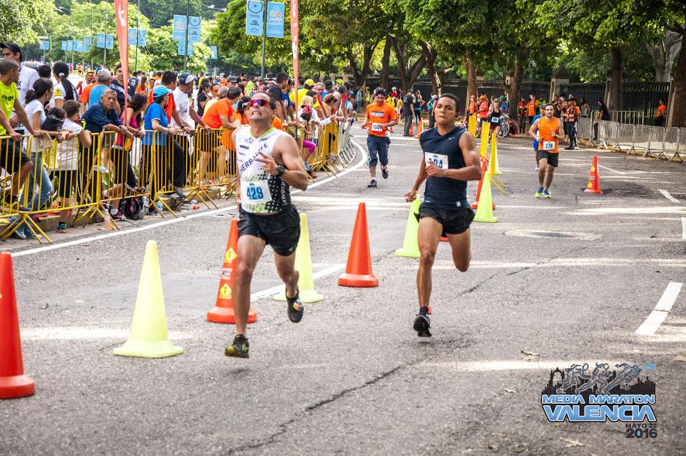 Dany Corniele y María Toro se impusieron en Media Maratón de Valencia (Fotos)