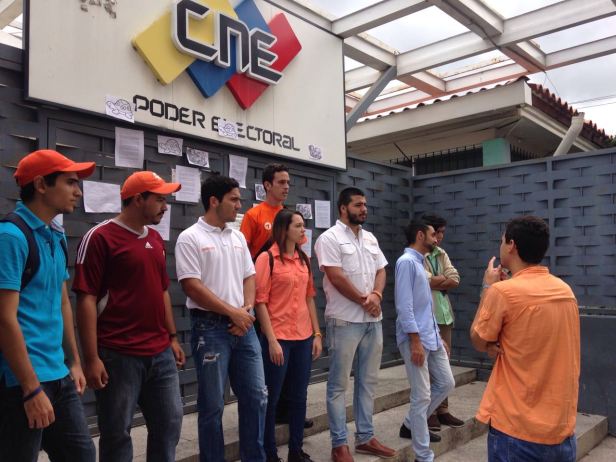 Jovenes CNE2 (2)