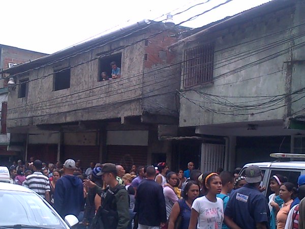 Y en La Dolorita, Petare, también protestan por falta de comida (FOTOS)