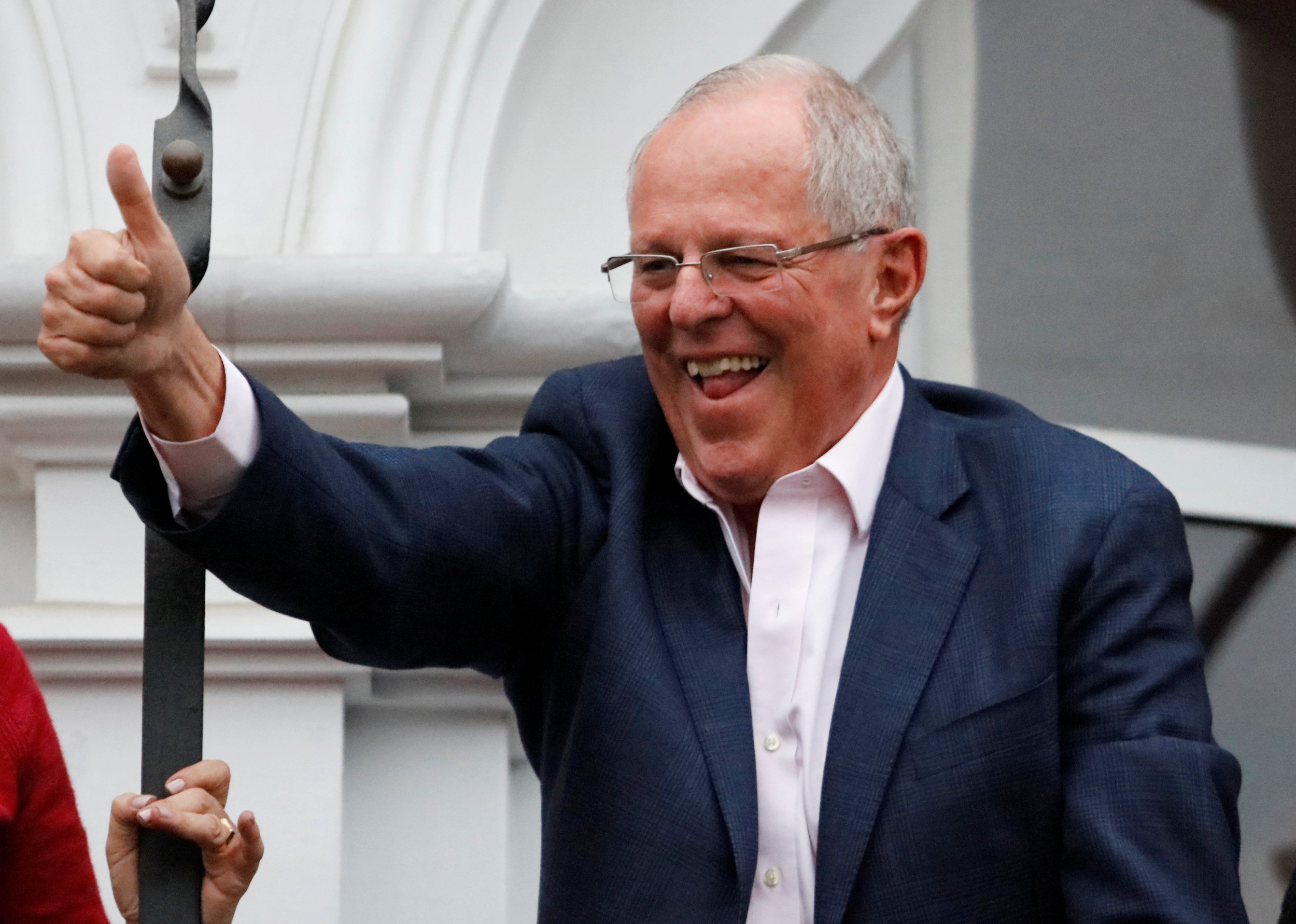 Kuczynski pide prudencia a la espera de resultados oficiales en Perú