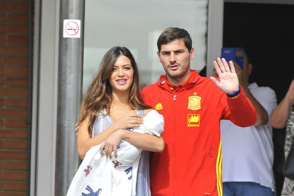 Foto: Iker Casillas y Sara Carbonero /Hola.com