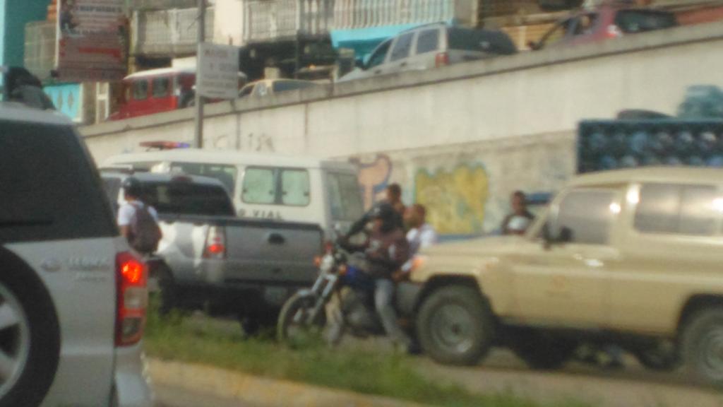 Cerrado paso para ingresar al Túnel de Catia